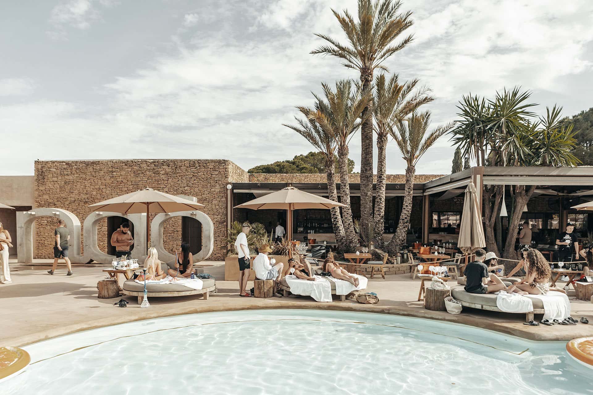 Naô Pool Club