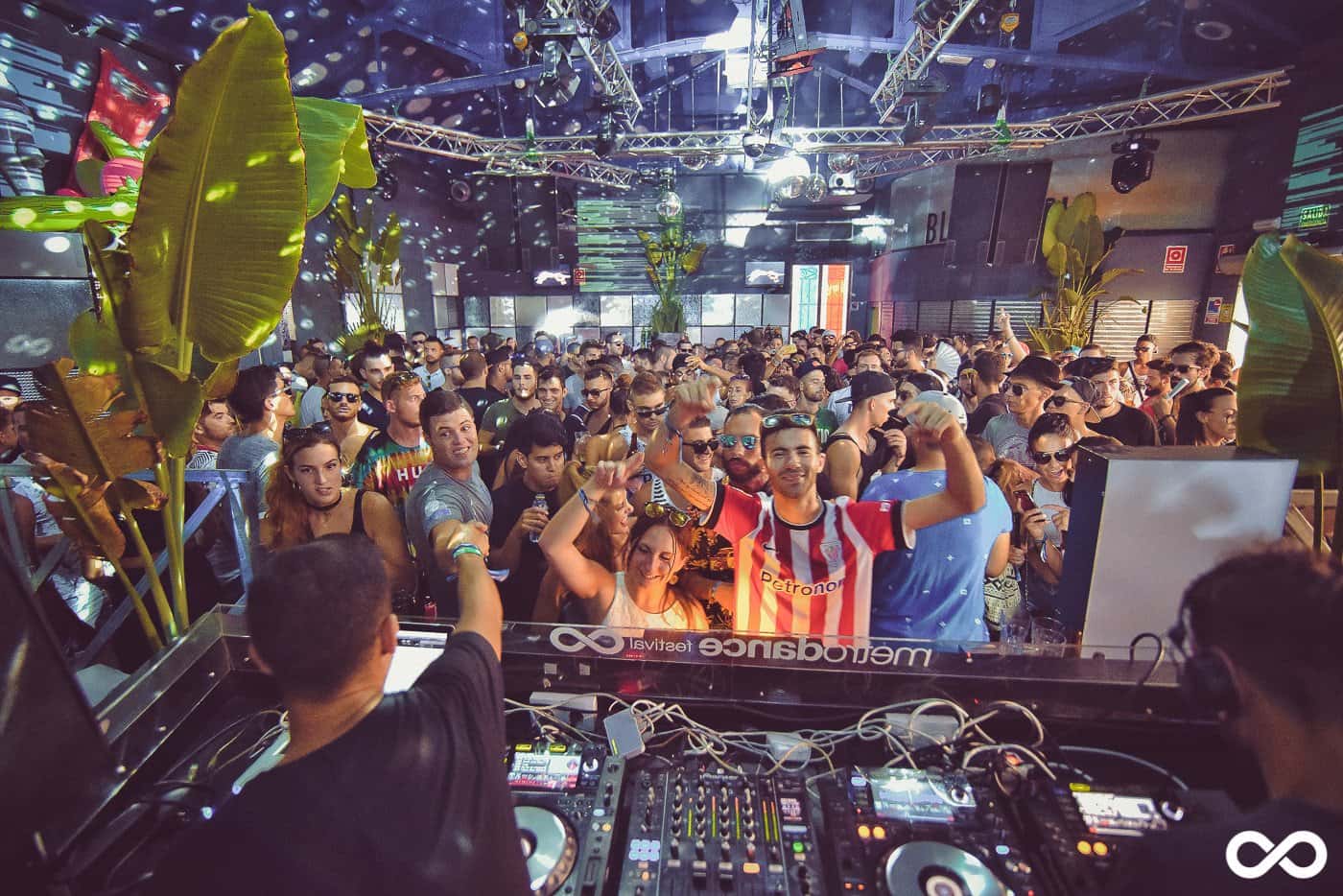 Metro Dance Club
