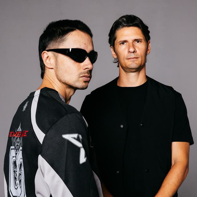 Fotografía de Bassjackers