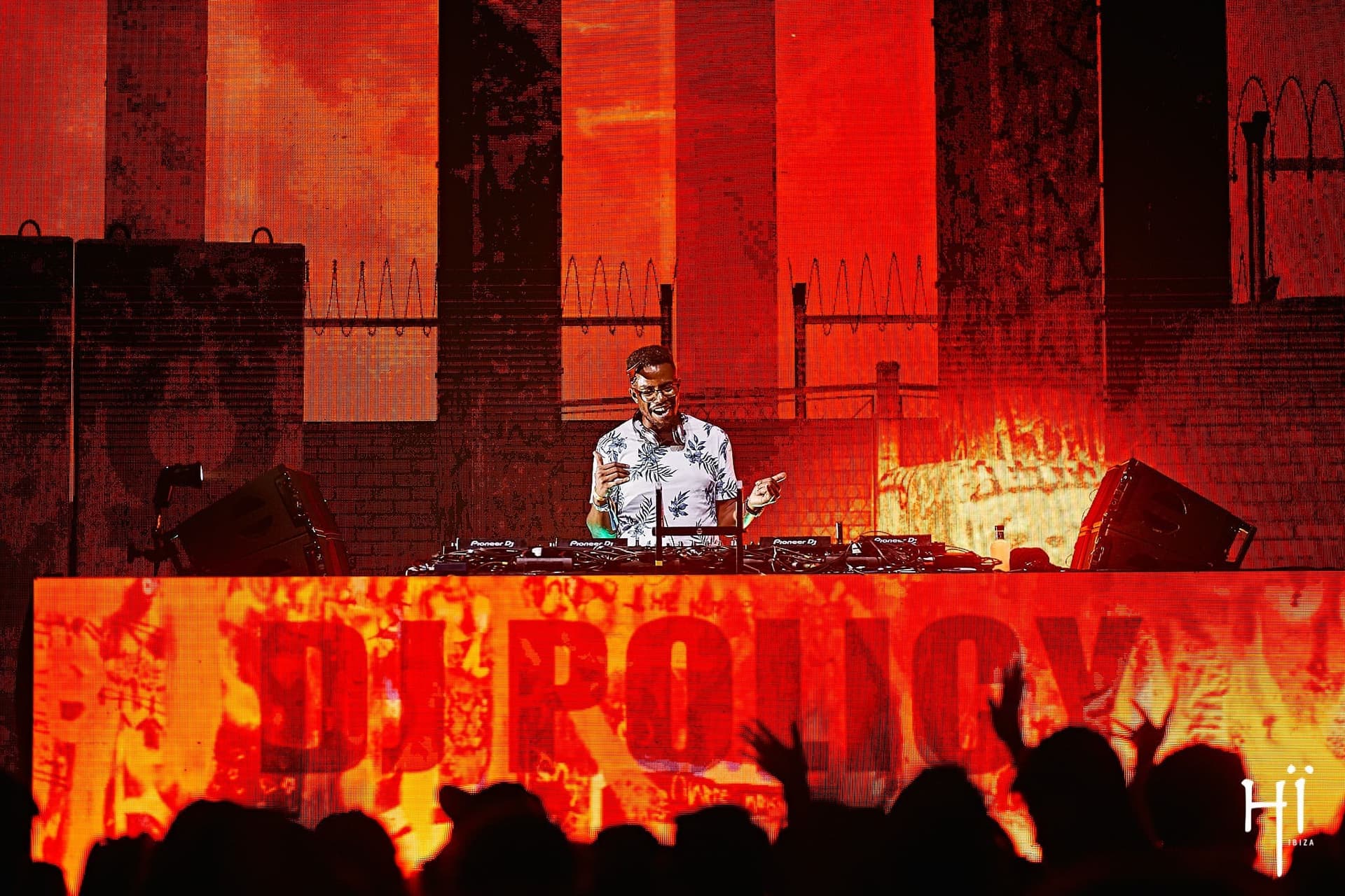 Portada de DJ Policy