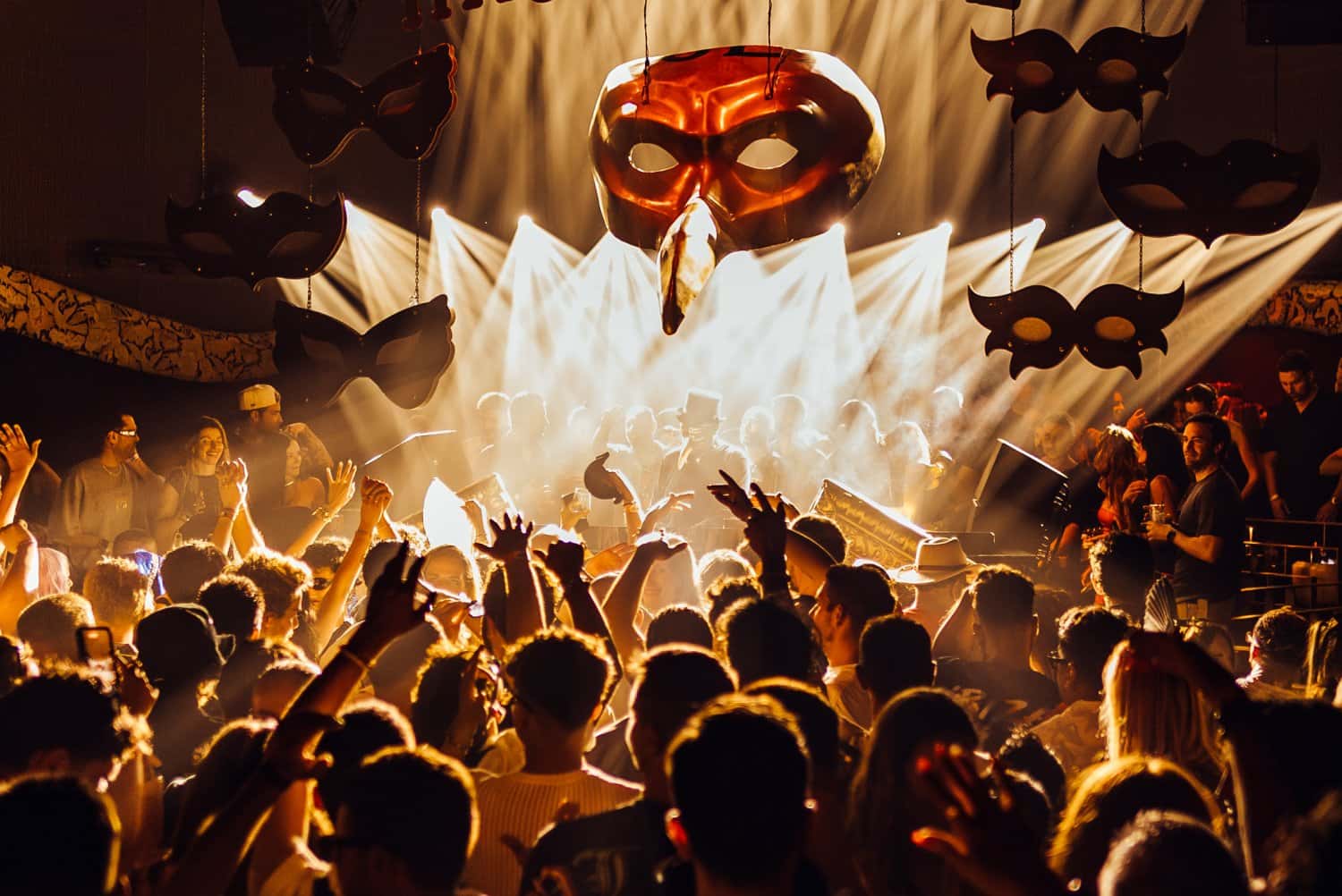 Cartel de Claptone presents The Masquerade Closing Party