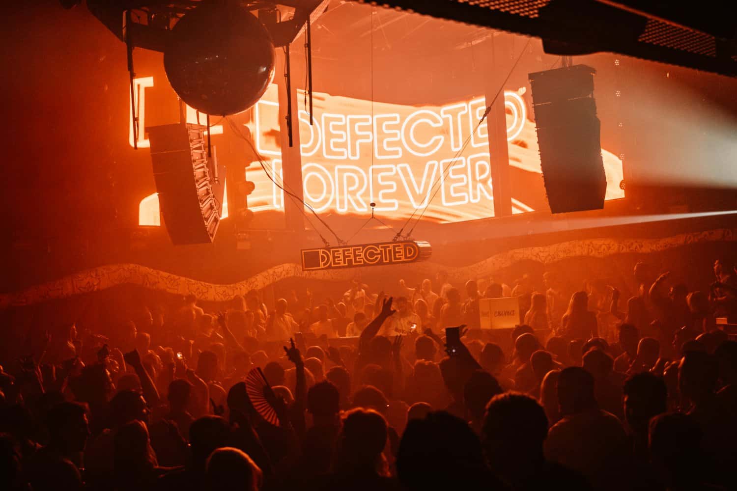 Cartel de Defected