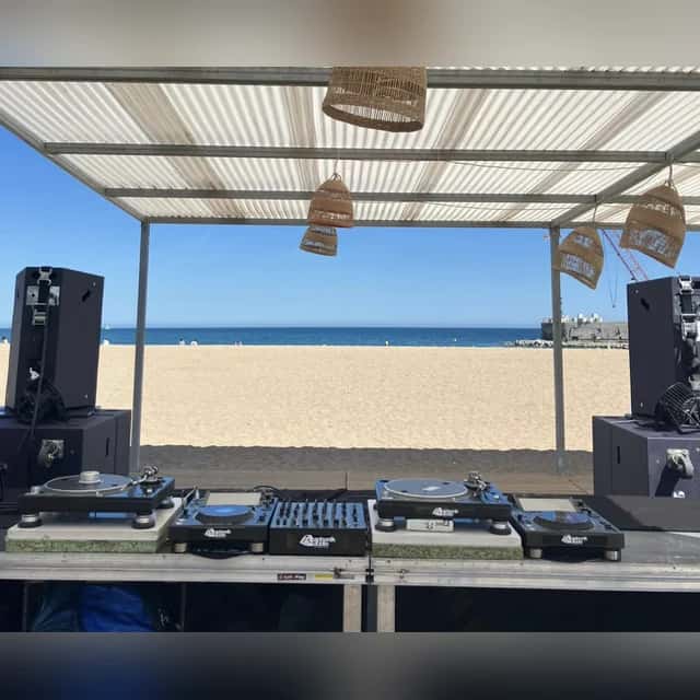 Flyer de Heels & Souls On The Beach
