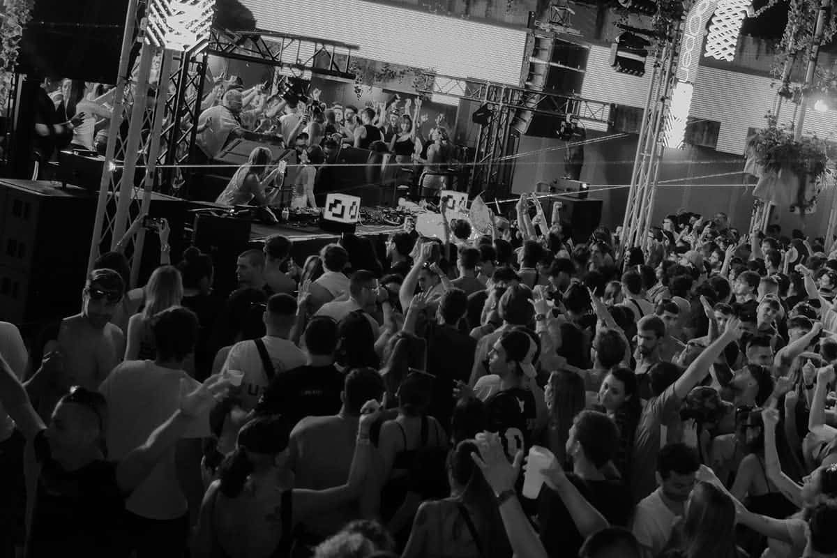 Flyer de MONDO OPEN AIR #10 : Andres Campo / Ollie Lishman / Gerardo Niva / Bixbita / DJ SWISHERMAN