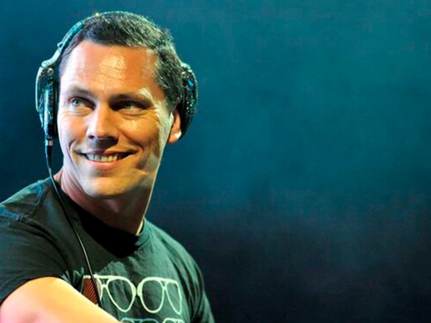 Tiësto Gana Demanda de 17 Millones por Asesoría Fiscal