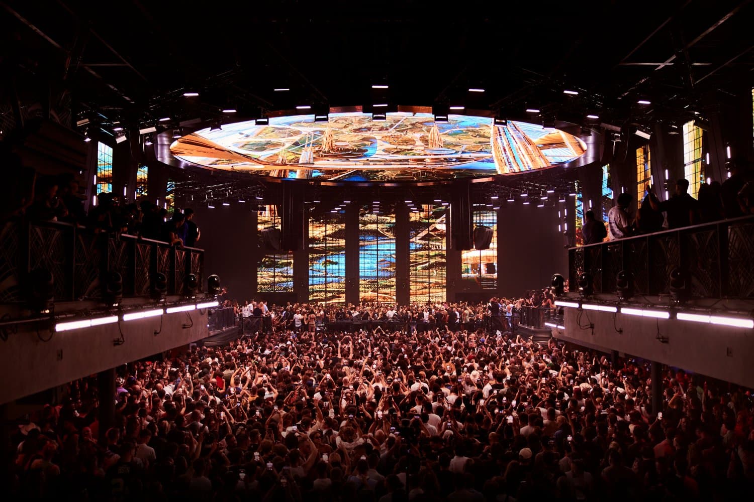 UNVRS despide mayo con Charlotte de Witte y Black Coffee