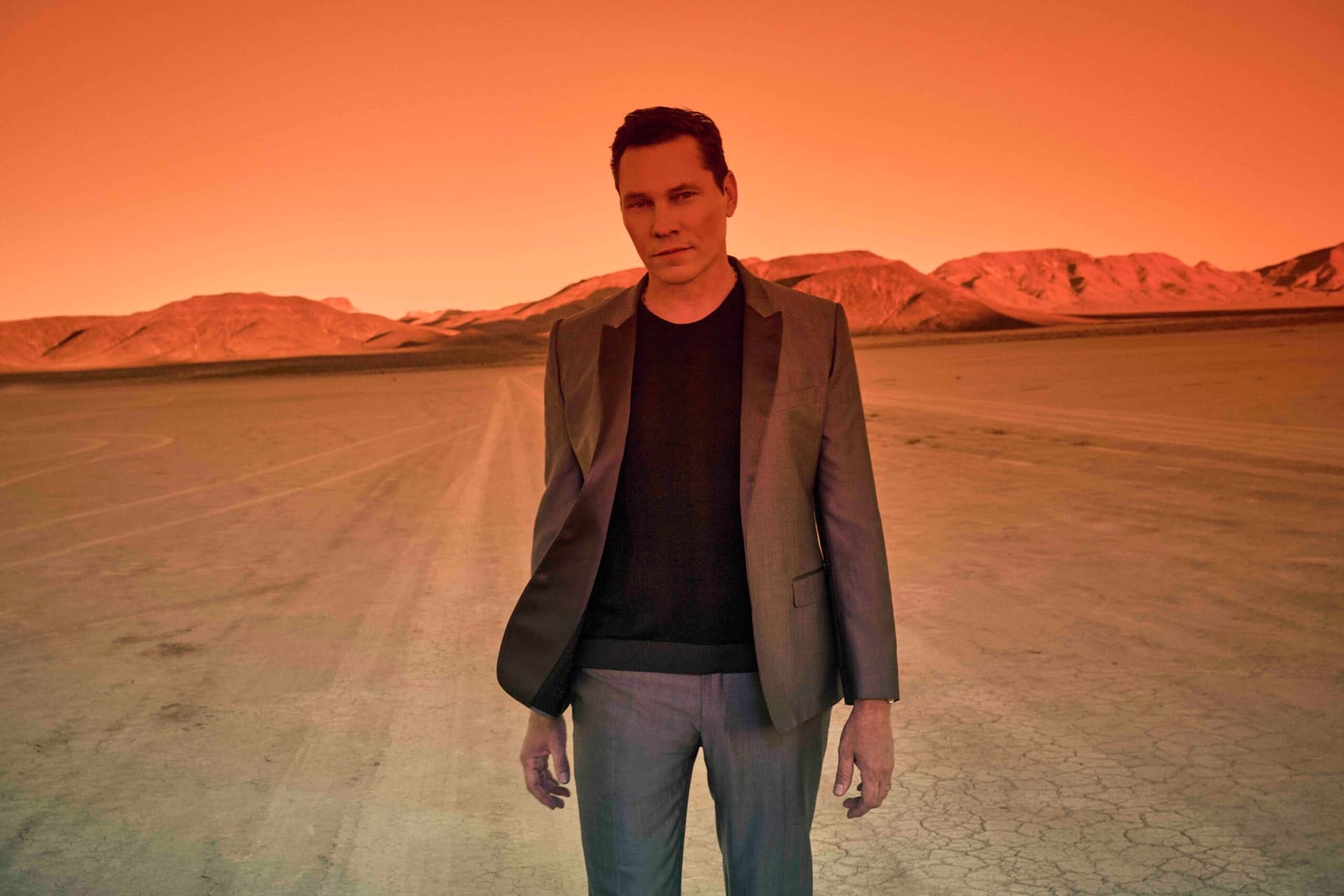 Tiësto lanza merch de Dance 4 Life y confirma álbum trance