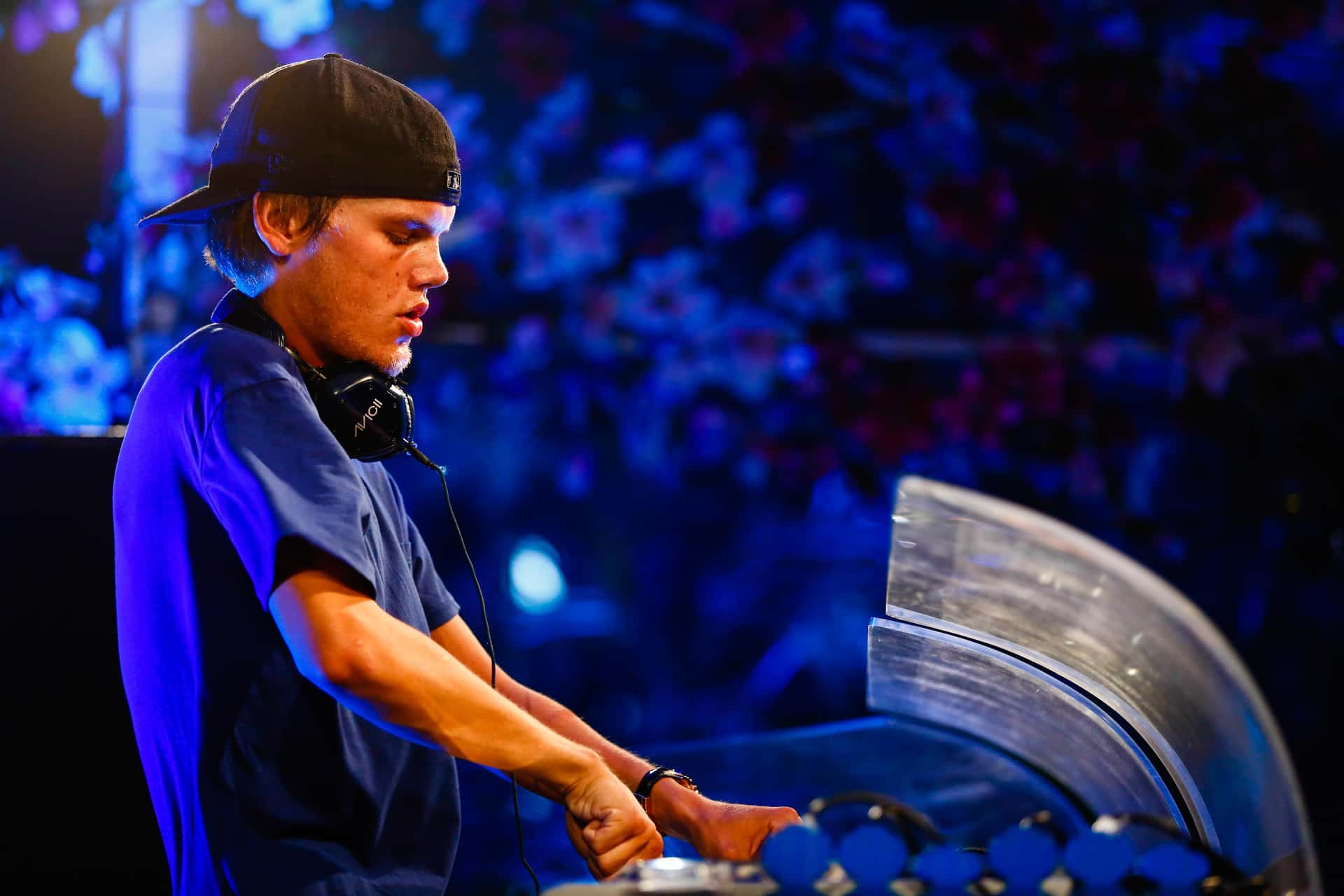 Tomorrowland Lanza Sets Remasterizados de Avicii en Apple