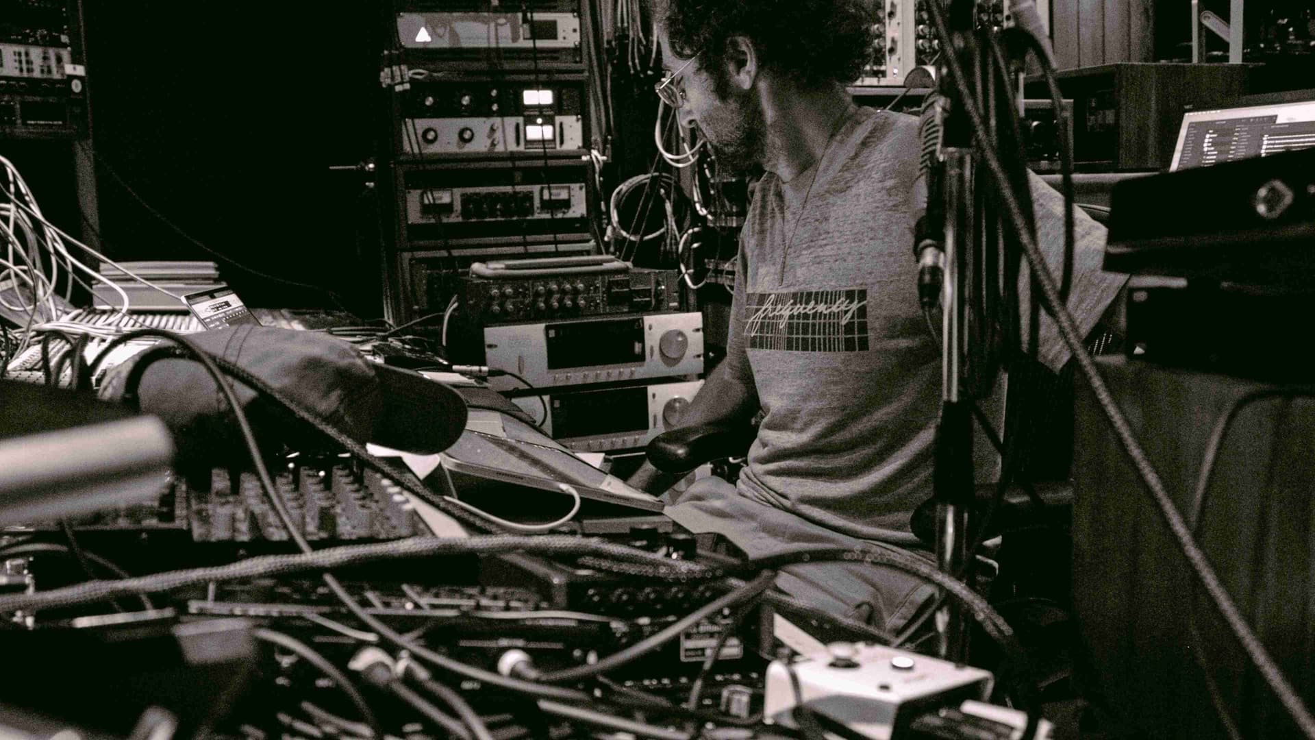 Thomas Bangalter deslumbra con set analógico en Art Basel