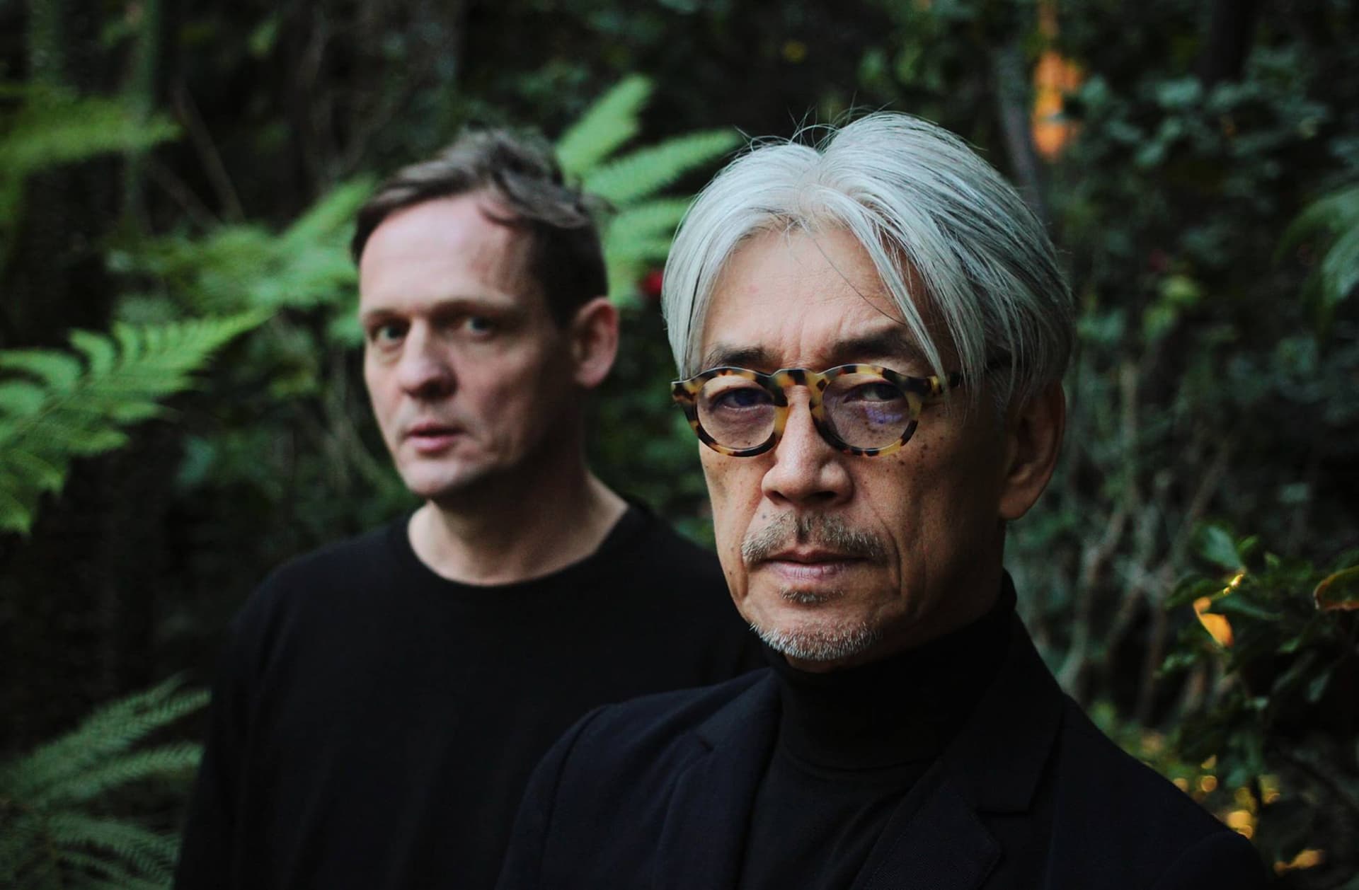 Alva Noto y Ryuichi Sakamoto editan 12 Conversations