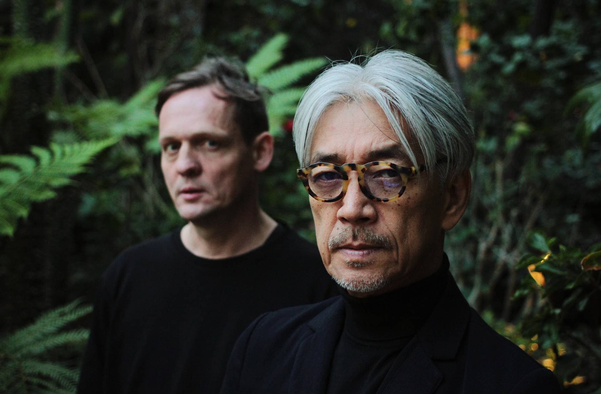 Alva Noto y Ryuichi Sakamoto editan 12 Conversations