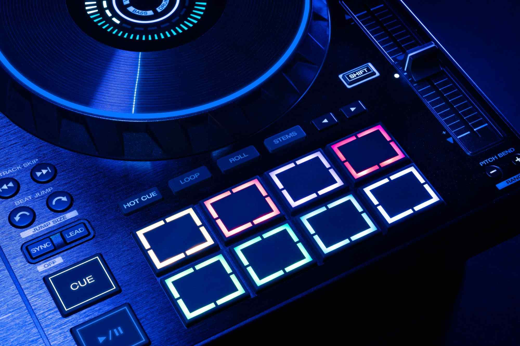 Guía Técnica y Configuración del Denon DJ PRIME 4 G2