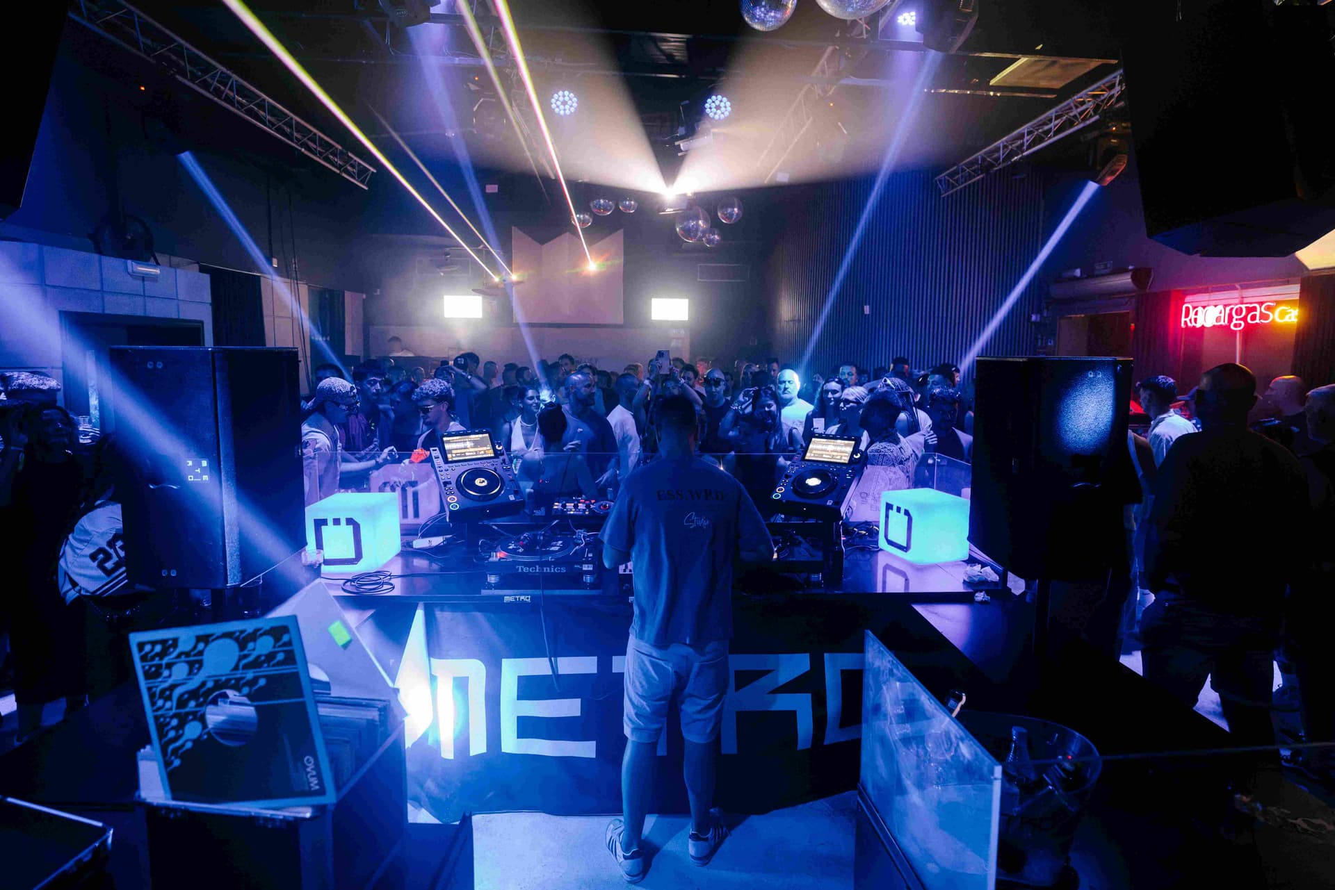 OFF SZN La Última del Verano en Metro Dance Club