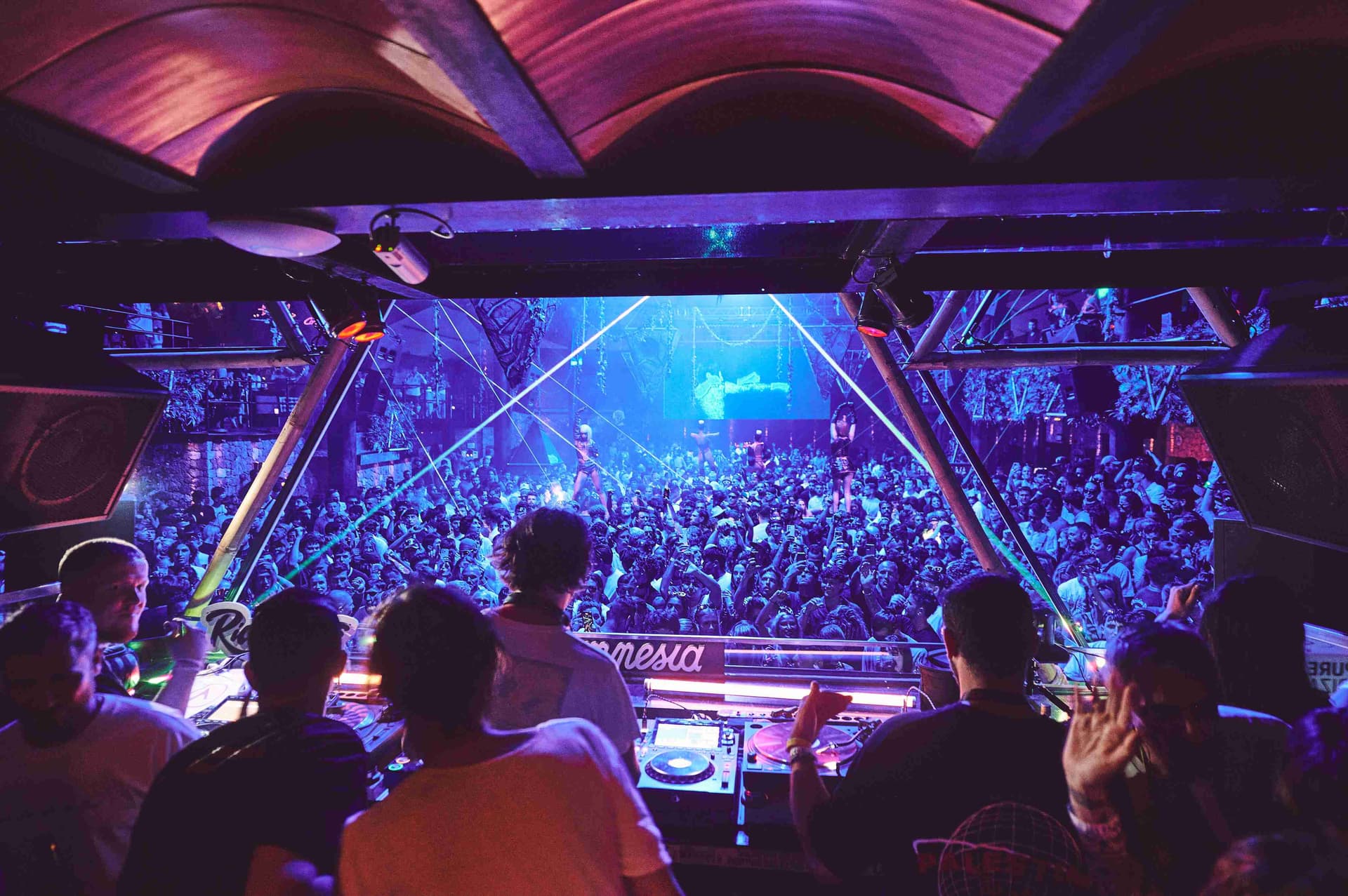 Joseph Capriati toma el control de Pyramid