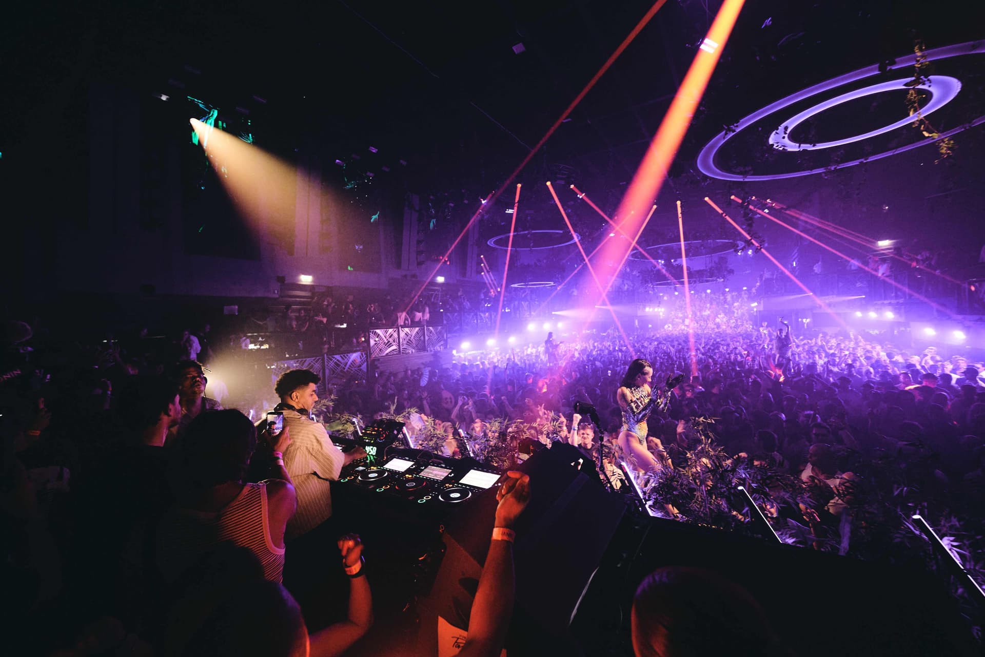 Paradise regresa a UNVRS este miércoles con East End Dubs